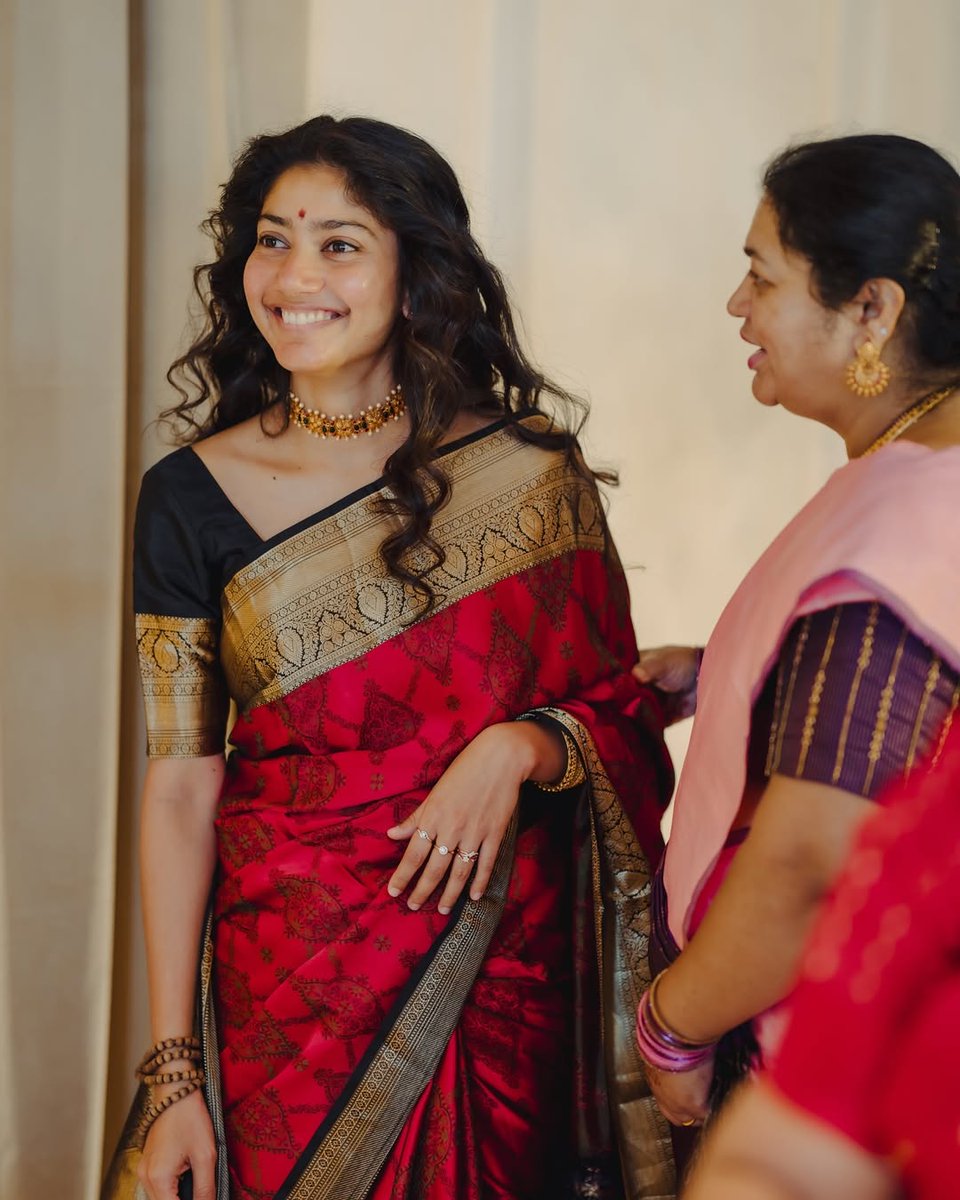 Serene Beauty 🤍😍
#SaiPallavi #poojakannan #wedding #SaiPallavi𓃵  #SaipallaviSenthamarai