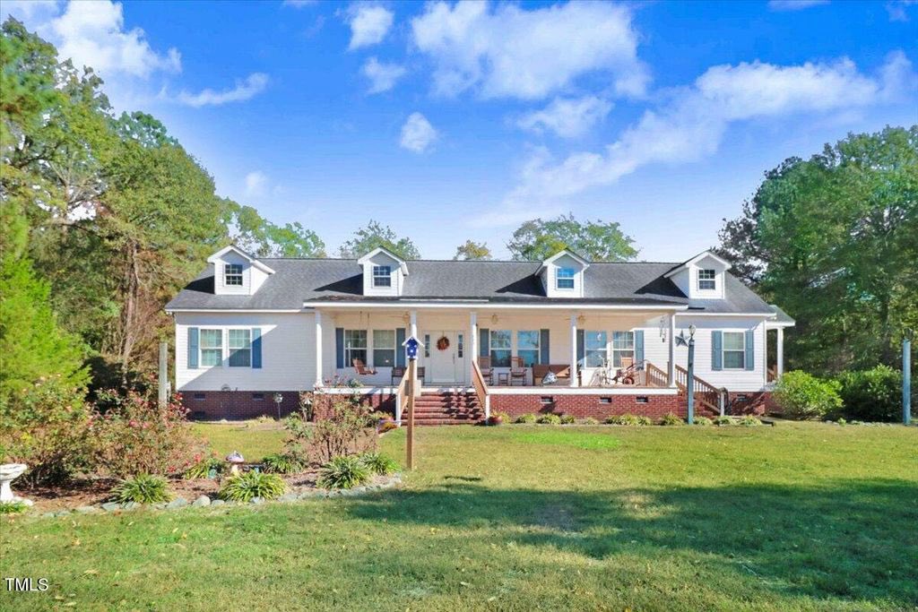 ClarenceWhitley's tweet photo. 5.53 acres, 4 bedrooms, 2 baths, 2280 sq ft, $349,900 https://t.co/Zh83S7wW3N https://t.co/25bjRp1nDQ