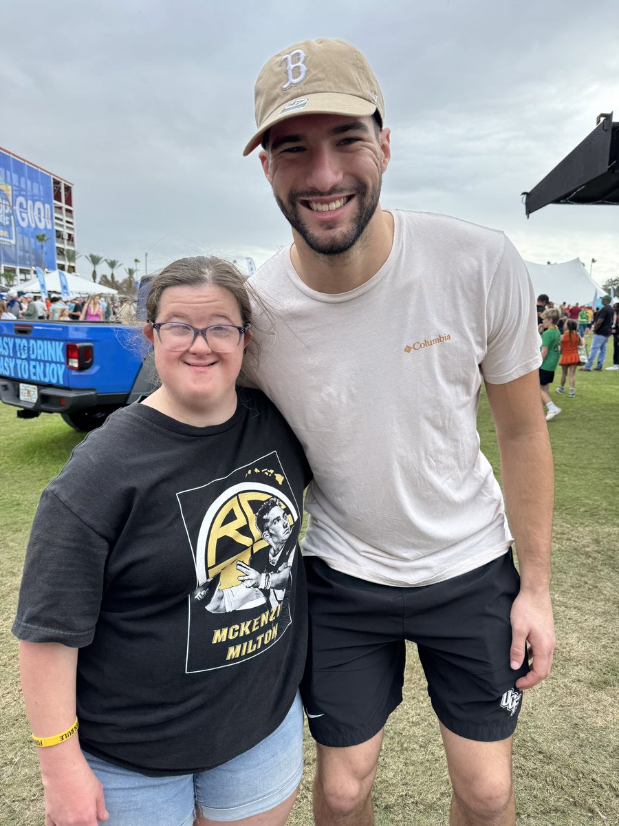 Britt & Jan tweet media