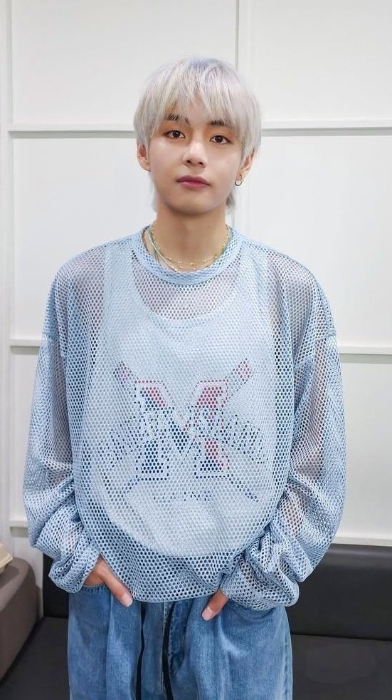 taehyung pics ✰ tweet media