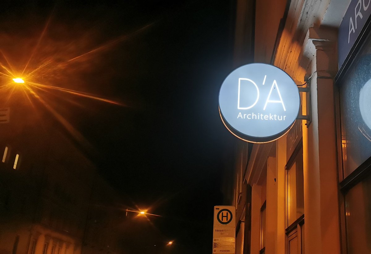 Reliuss_'s tweet image. Diesmal in München gefunden und schon wieder an die #DA erinnert worden und an die ganzen Architekten in der #Freebuild