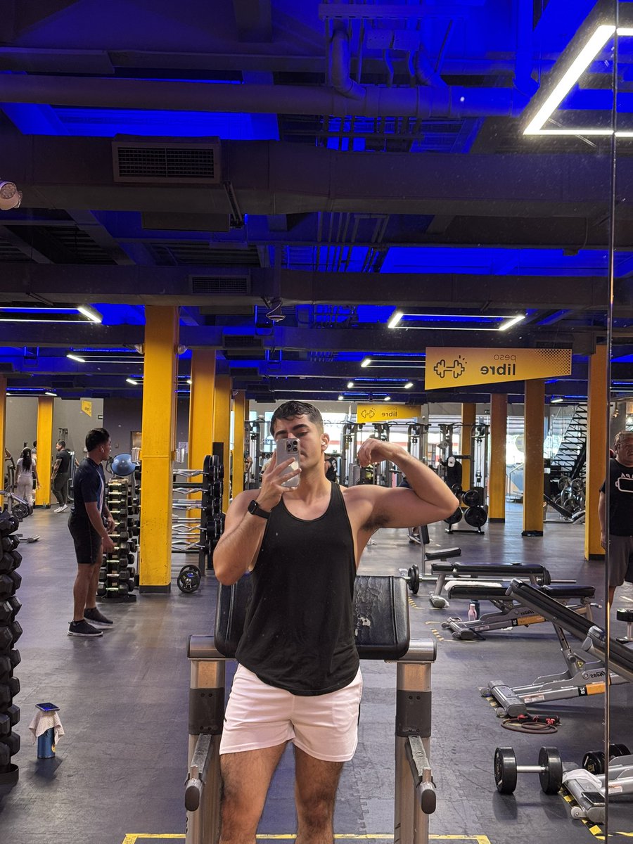 victor_castrog's tweet photo. Morning ! Ya entrenaron ? https://t.co/mi3TgvwsjW