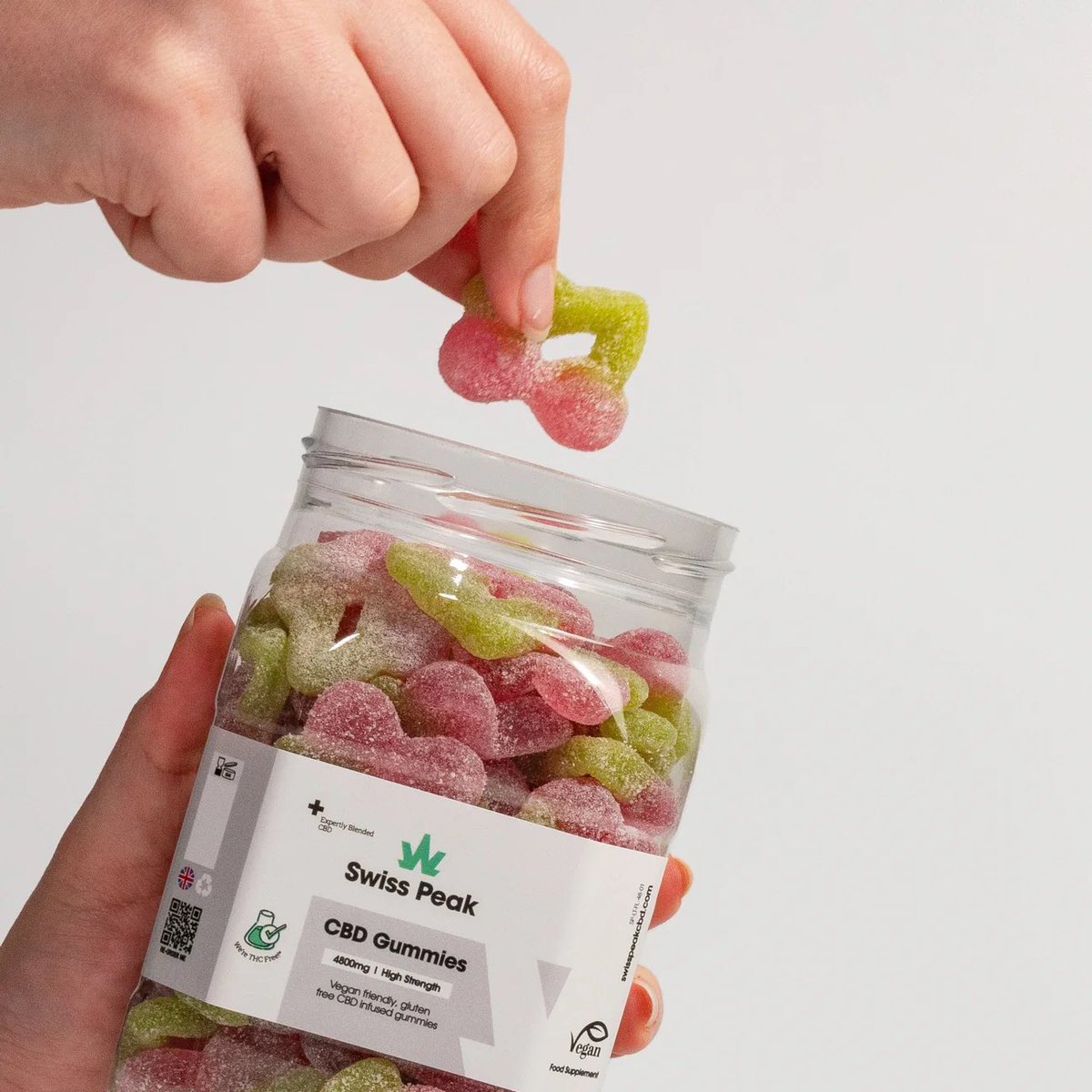 SwissPeakCBD's tweet photo. COMPETITION TIME 🚨🎉

Win tub of 3200mg gummies 

To enter the GIVEAWAY: 

1. Follow us @SwissPeakCBD  - 🌱
2. Retweet  - 🔁
3. Like this post 💚
4. Tag as MANY friends as possible 🏷️

We will pick our winner Wednesday https://t.co/Sy2YC81eS7