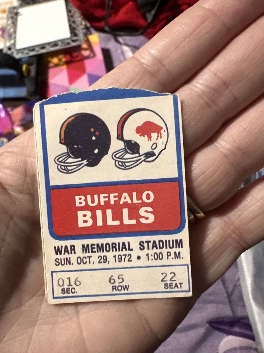 WKJones99's tweet photo. @BuffaloBills going through my deceased Moms things and I can across this #missmymom #oldticketstub #memorylane https://t.co/pe1tUl3BB6