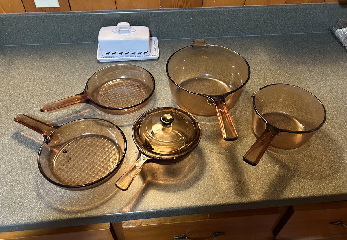I asked the goodwill gods for glass cookware. They provided the skillets. I then asked the goodwill gods for the rest of the set and weeks later they provided!!