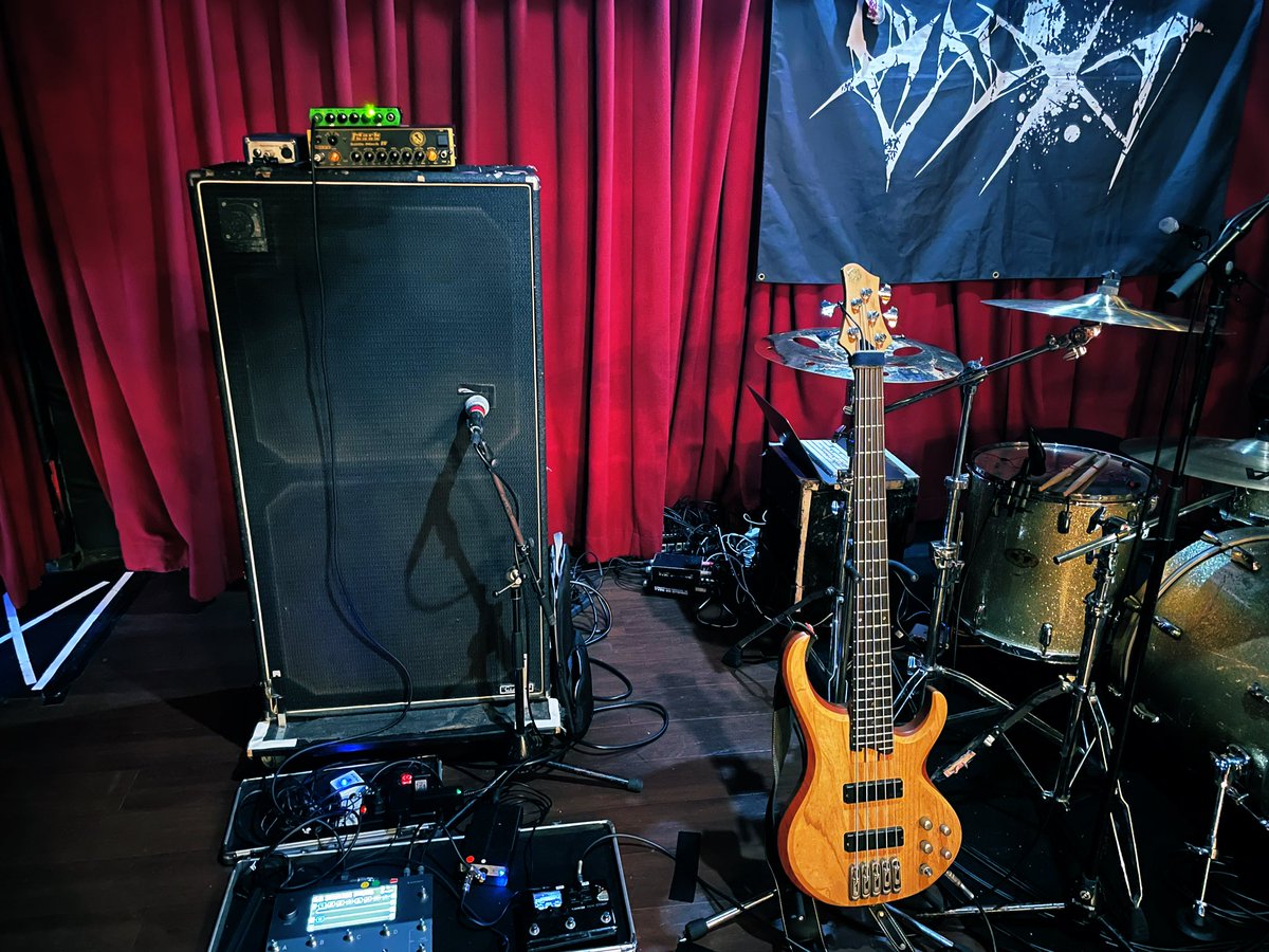 ztmi_kanaha's tweet image. 2024.12.28.sat.渋谷Star lounge
ゼツメイ解散単独公演『絶命』
#NuClearCoustmSounds 
#Ibanez 
#NeuralDSP 
 #QUADCORTEX 
 #LINE6
 #SHURE 
#TraceElliot 
#Providence 
#RupertNeveDesign 
#XSONIC 
#SITStrings 
#Master8