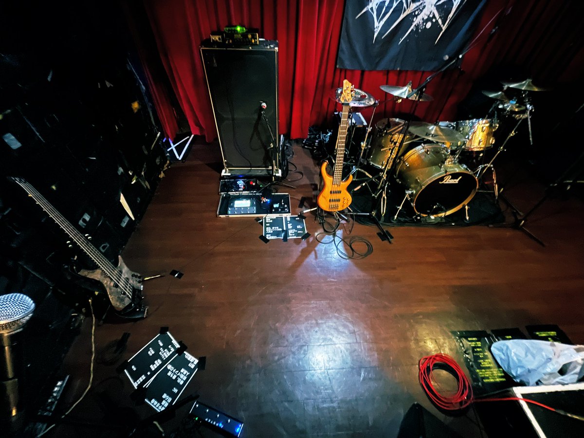 ztmi_kanaha's tweet image. 2024.12.28.sat.渋谷Star lounge
ゼツメイ解散単独公演『絶命』
#NuClearCoustmSounds 
#Ibanez 
#NeuralDSP 
 #QUADCORTEX 
 #LINE6
 #SHURE 
#TraceElliot 
#Providence 
#RupertNeveDesign 
#XSONIC 
#SITStrings 
#Master8