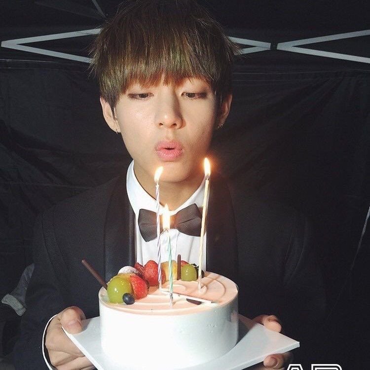 Sn hạnh phúc nhé 🐻🐯
HAPPY TAEHYUNG DAY 
#HAPPYVDAY
#HappyBirthdayTaehyung
#SideBySideWithTaehyung
#EtherealTreasureVDay
#AlwaysWithTaeComeWhatMay
#OurWinterParadiseTaehyung
#WithVWhenAllSeasonsTurn
#MerryNBrightPrinceTaehyung
#VOurBestFriendLikeForever
#IconOfIconsKimTaehyung