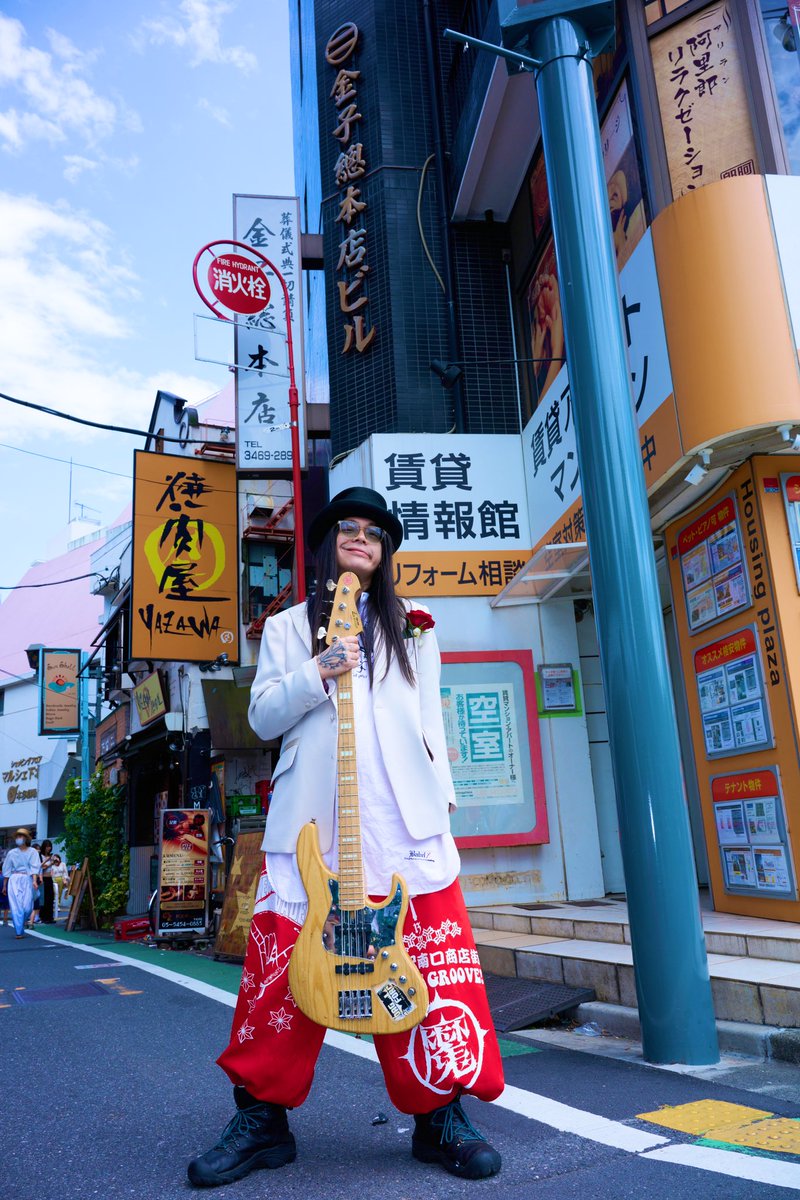 ３９歳になりました！
わーい！ちょーオジ！

３８歳は沢山の良い事があったので、３９歳も楽しい３０代の最後をすごしまーす。

今年も300本超えのライブができて嬉しいかった！

これからも頑張りますんで、みなさん応援よろしくお願いしますねっ。

皆様にもたくさんの幸あれ！