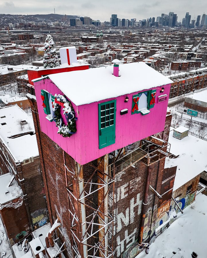 The mysterious little pink house of Montréal. 🩷

📷 jfsavaria #montreal