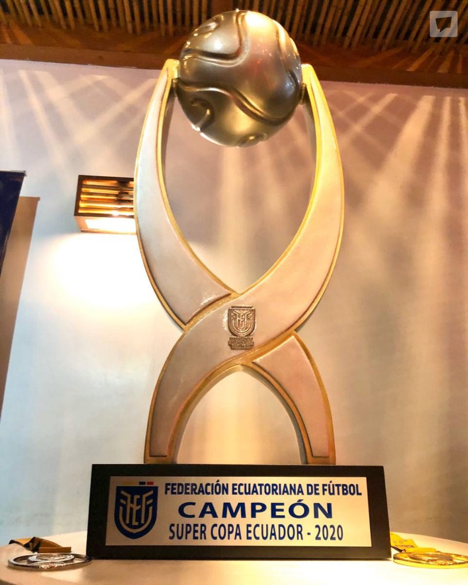MrOFFSIDER's tweet photo. Urgente rediseño para el trofeo de la Supercopa Ecuador ¿no? https://t.co/qY20qUb7zB