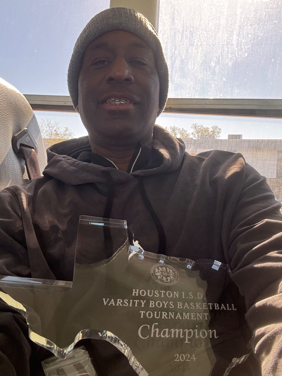 Coach Lewis tweet media