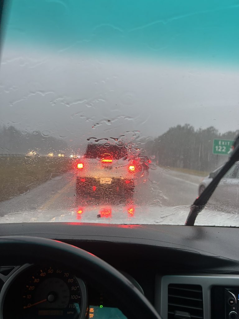 dowellmoggins's tweet image. Are the conditions ideal? No
Will this hinder me from reaching the fabled land of citrus? No
Football weather. Time to run the damn ball. #peterbarbour #lank #shrink