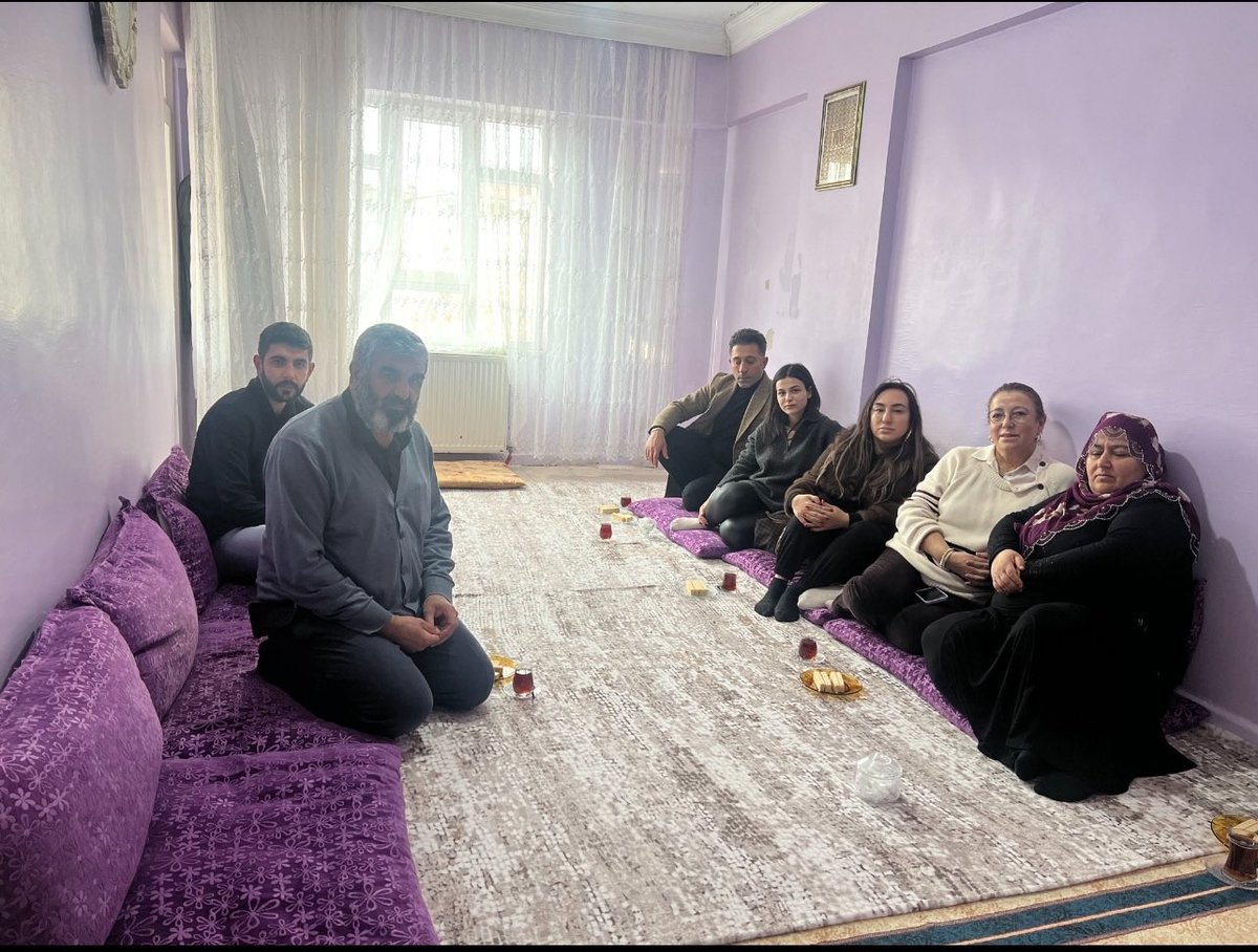 Diyarbakır dan Rojinin ailesini ziyaret etmeden dönemezdim.👇
<a href="/ahmetkabais/">Ahmet kabaiş</a> 
<a href="/omerkabais/">Ömer KABAİŞ</a> 
# RojinKabaişinAvukatlarıyız