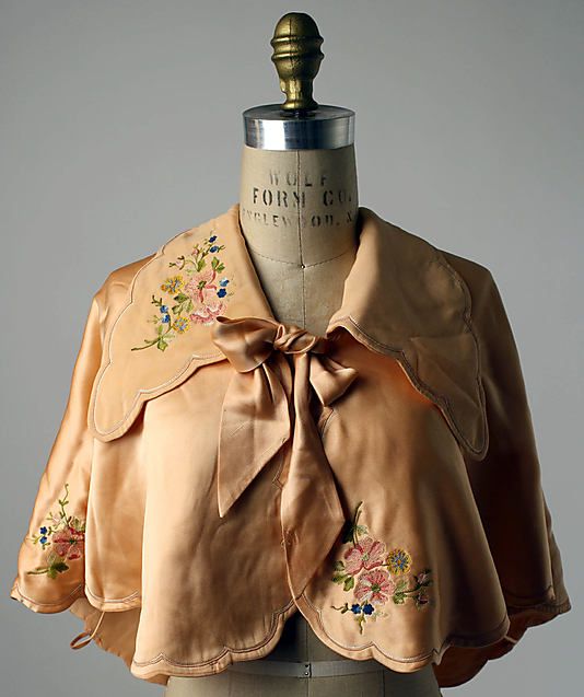wikivictorian's tweet photo. Bed jacket, 1920–39. The MET. https://t.co/53uT02F7FF