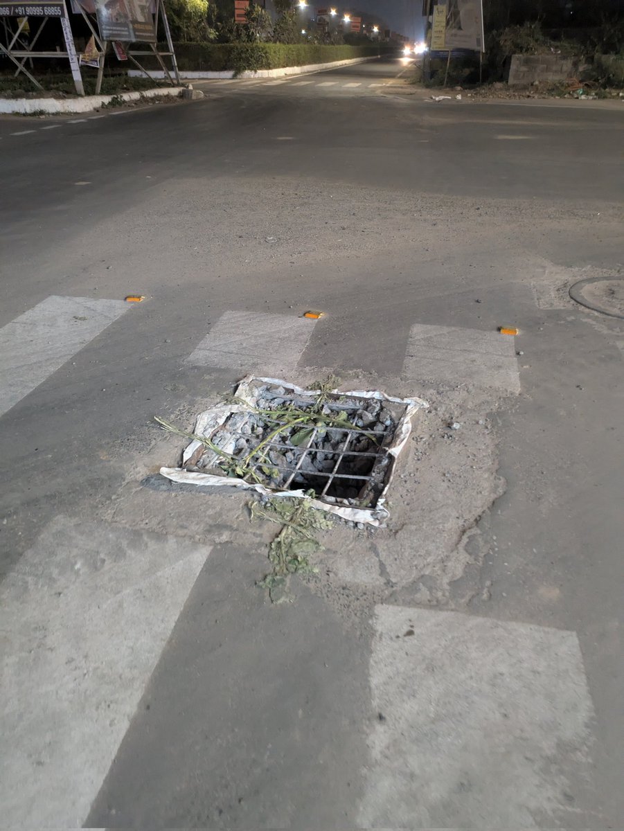abhikhare24's tweet photo. @VMCVadodara repair it immediately, address HT road infront of seven herb restaurant bhayli TP2 https://t.co/5rlZYnowEB