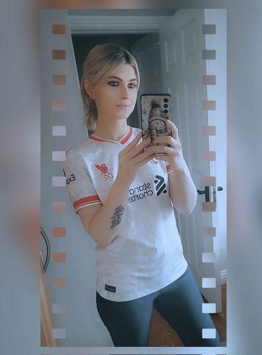 Lfcbynature1988's tweet photo. ❤️Another 3 points today, please nd thank u❤️⚽️ #LFC #EPL https://t.co/ZsEEJ8fOvA