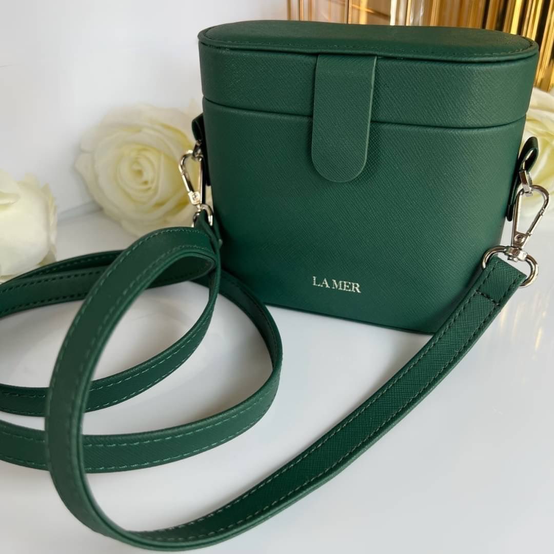 PoopIm10's tweet image. La Mer Premium Bag  หายากมากก‼️

🛒  850.- ส่งฟรี🚚

 สวยเรียบหรู ดูแพง! คุ้มมากๆ​ ค่ะ​ สนใจสอบถามเพิ่มเติมได้งับ
‼ ไม่ขายของปลอมนะคะ ของแท้  100% ค่าา

#ส่งต่อคสอ #ส่งต่อสกินแคร์ #ส่งต่อเสื้อผ้ามือ2 #ส่งต่อน้ําหอม #ส่งต่อเสื้อผ้ามือสอง  #ลิปสติก #ส่งต่อกระเป๋า #รีวิว #ส่งต่อ