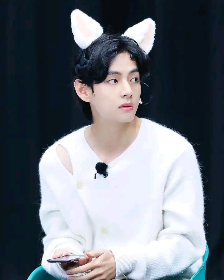 ILatifatus's tweet photo. Mas "Kim Taehyung" happy birthday 💜
#happyvday https://t.co/seWns3YHsp