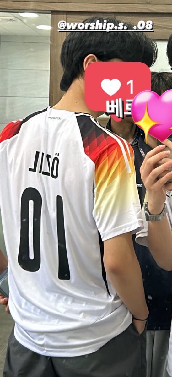 VBALL STAR?? I ONLY KNOW KYOUNGBAE

#SEOKYOUNGBAE