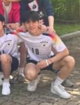 skbspic's tweet photo. VBALL STAR?? I ONLY KNOW KYOUNGBAE

#SEOKYOUNGBAE https://t.co/gpVvDVt69N
