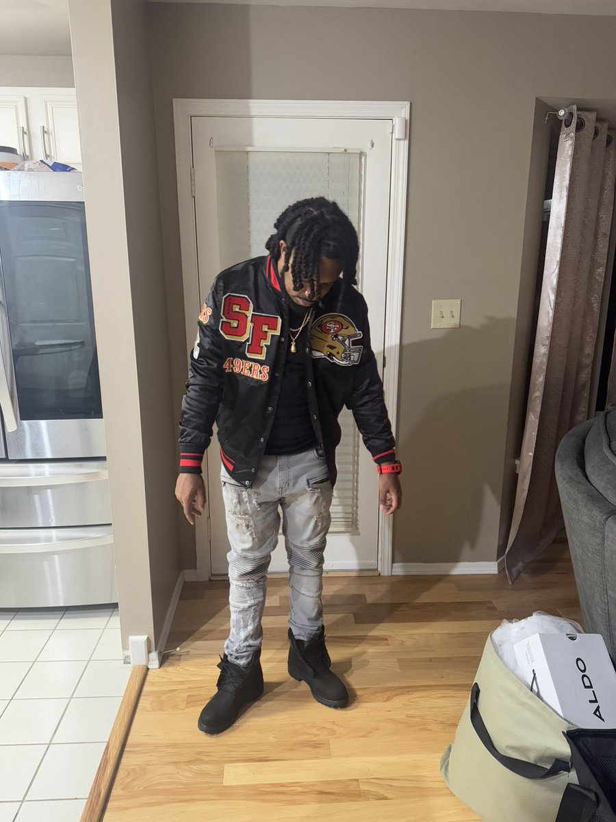 Still repping them niners 💪🏾