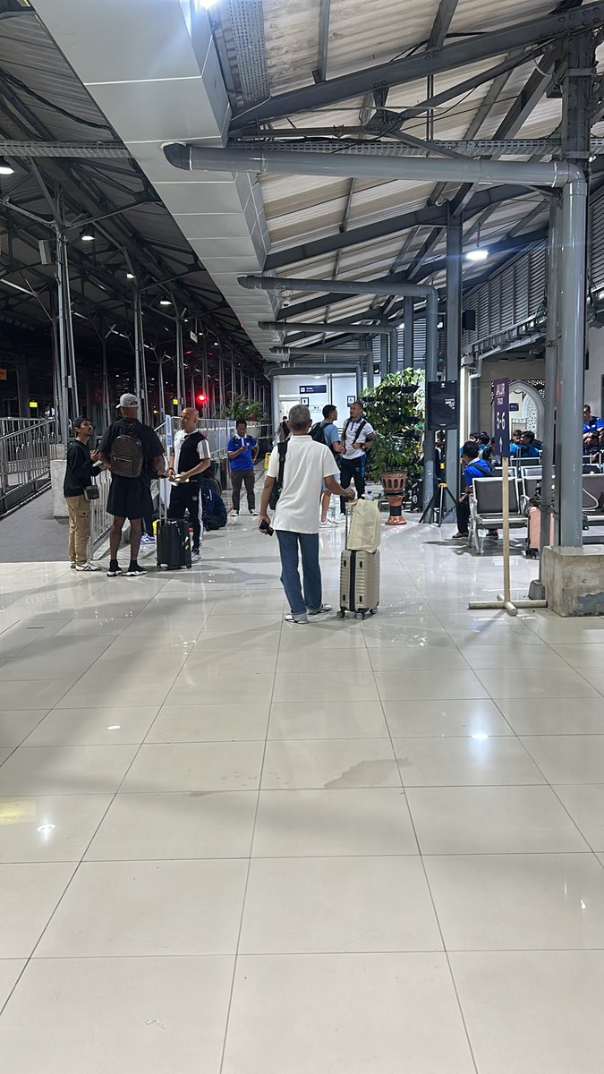 Ben fisio hampir di gulung di stasiun balapan,A1 !!! Alhamdulillah tim salamet