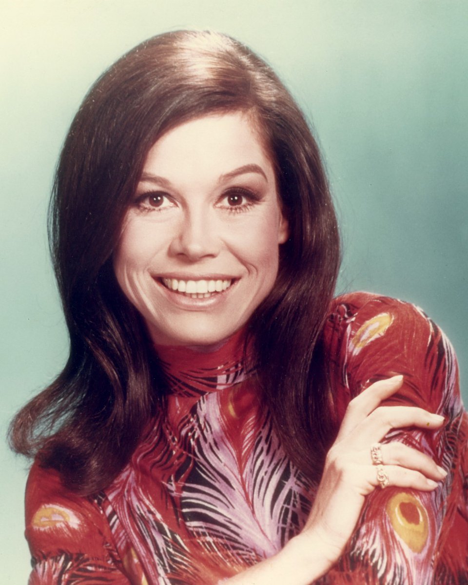 sagaftra's tweet photo. The late Mary Tyler Moore was #BOTD in 1936! We celebrate her life &amp; career as a performer, humanitarian &amp; trailblazer. From redefining female TV leads to championing those with type 1 diabetes, her impact is undeniable. She received the SAG Life Achievement Award in 2011. https://t.co/YcKN2Xpayz