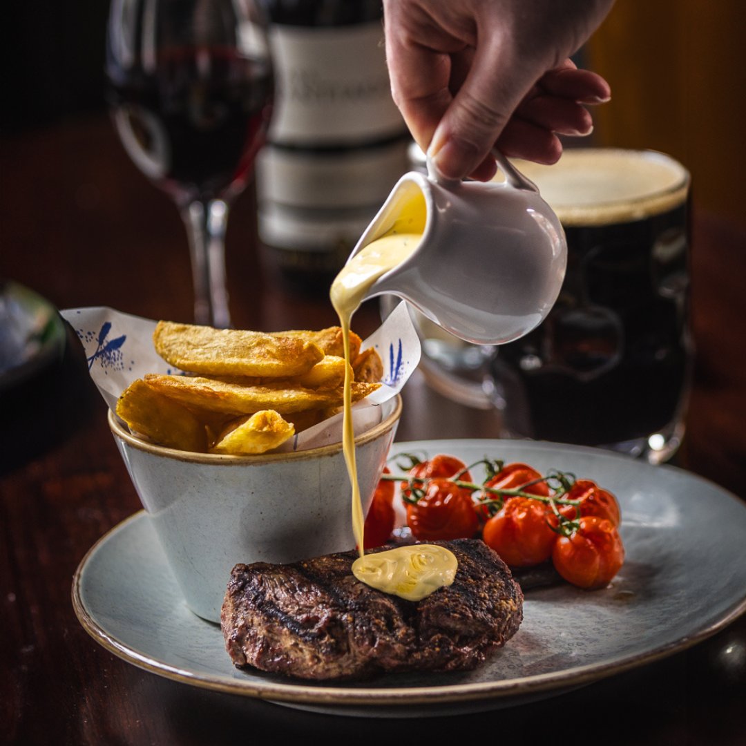 PiedInn's tweet photo. Your favourite pub classics you just can’t stop thinking about!
Check out our full menu on our website - https://t.co/ZxgOR47Dv9
#PubFood #Foodie #ComfortFood #PubClassics #FoodLovers #EatLocal #Steak
#SteakandChips #Chester #ChesterPub #ResturantInChester #TraditionalPub https://t.co/onwi4Nw8ab