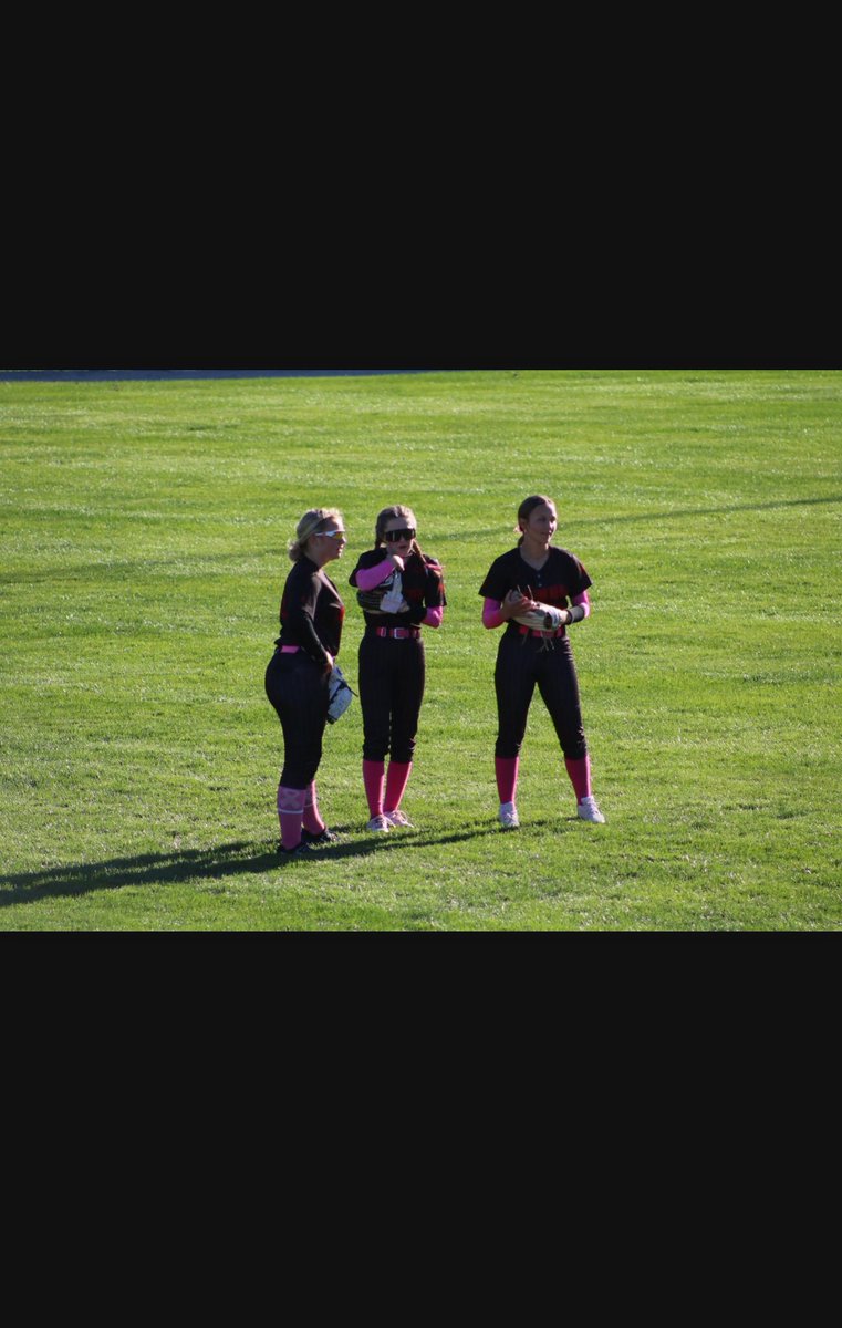 HadleeBarnard's tweet photo. Usually I post softball work on here. Today I would like to share that on Christmas Eve I found out my teammate, Ashlynn Corn is battling Leukemia. Please keep this sweet girl in your thoughts and prayers.
#ACornStrong
https://t.co/EPXZT6GSKI 🧡 https://t.co/CxfhPfT5ud