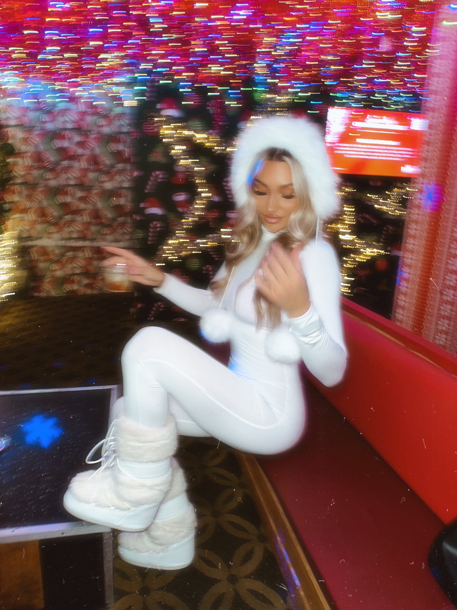 Gf-mktmWgAAWxFJ