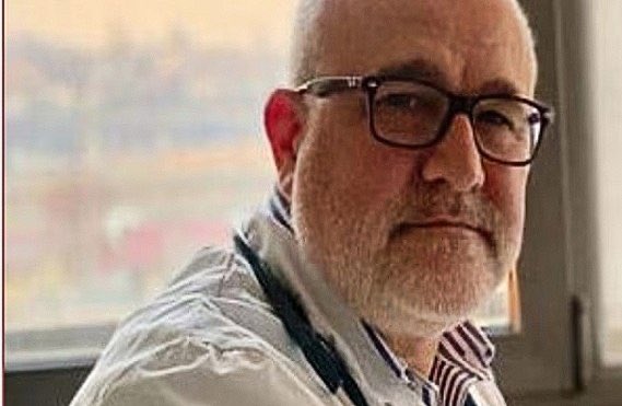 ilham_menin's tweet photo. SI PERMETTE PURE DI FARE LA VITTIMA

TRIESTE - Enzo Mazzaro il primario che ha rifiutato di operare un cardiopatico perché non vaccinato,si autosospende lamentando "insulti e minacce".. 

https://t.co/OBB4gbHvWY https://t.co/PAEkYom4oz
