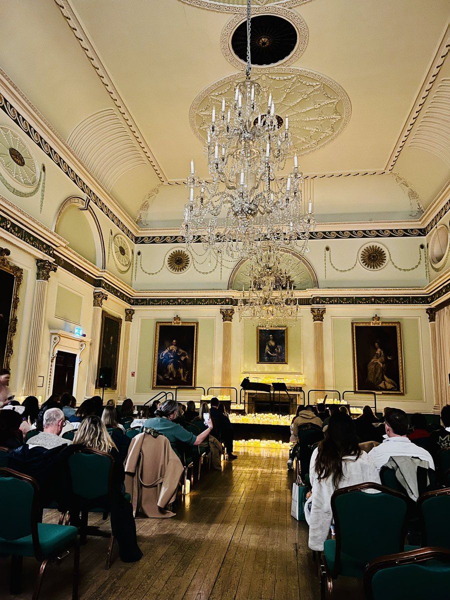 HMHNBandara's tweet image. Wonderful way to beat post-Christmas blues.! Candle Light Concerts celebrating @taylorswift13 .! @cdl_concerts #TaylorSwift #Swiftie #swiftmas #Bath #Christmas