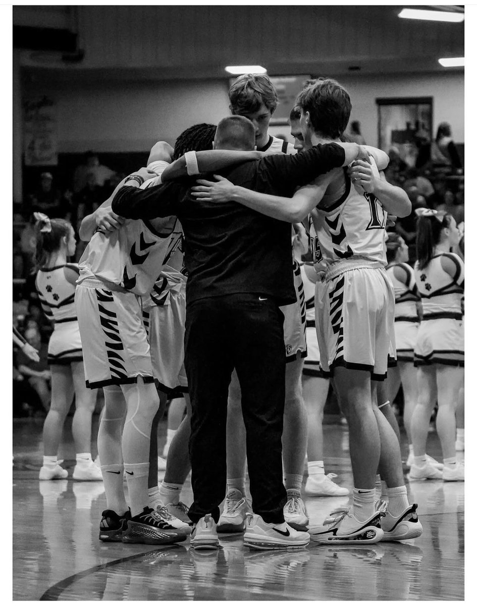Clubhouse Athletic (@clubhouseatltc) on Twitter photo Tigers 4-Peat! Congratulations <a href="/HerrinHoops/">Herrin Tiger Basketball</a> <a href="/shurtz10/">Sayler Shurtz</a>
📸 IG: emmarie_bires_photography Tigers 4-Peat! Congratulations <a href="/HerrinHoops/">Herrin Tiger Basketball</a> <a href="/shurtz10/">Sayler Shurtz</a>
📸 IG: emmarie_bires_photography