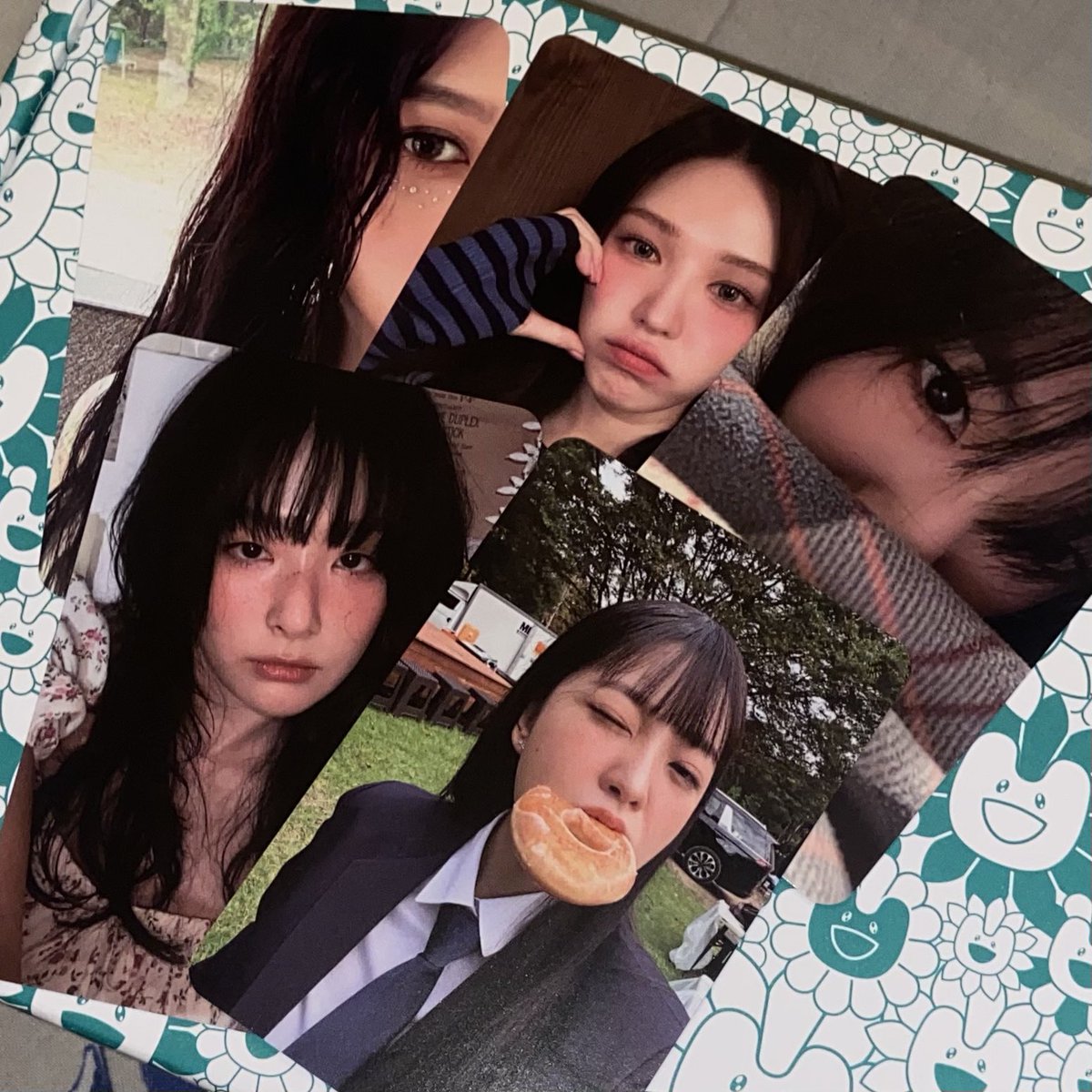 aishinchae's tweet photo. wtt lft red velvet ph

have : 1st pic
want : 2nd pic

#. irene wendy joy yeri seulgi chill kill bag ver a b photocard poca pc element https://t.co/i4bYyyiHvX