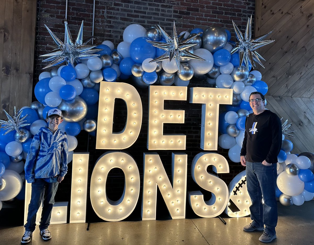BCrandall11_9's tweet photo. @wxyzdetroit Go Lions!! https://t.co/xDIWxFITmy