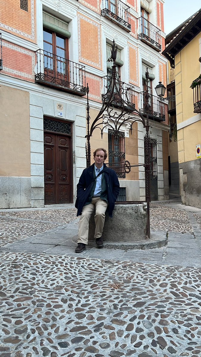 javierdancausa's tweet photo. @WoodyAragon Desde muy cerca de tu antigua casa, ¡Feliz Navidad! https://t.co/Bb6hAYevuk