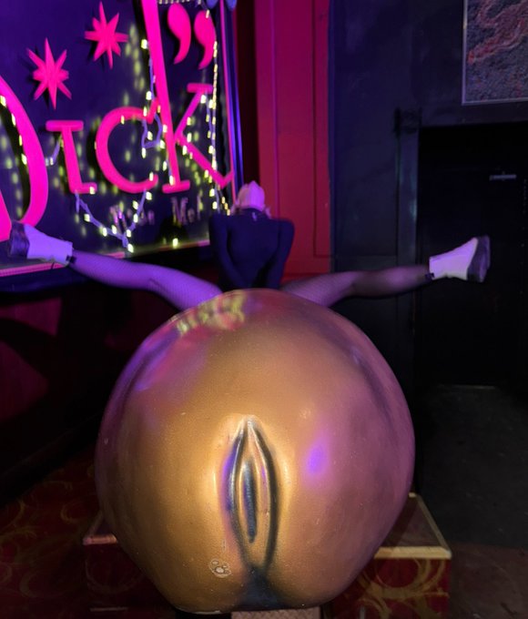 2 pic. Girls night out ? https://t.co/0l7Q3dJ5lG