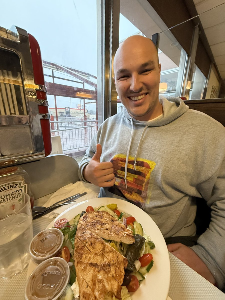 Birthday brekkie 🥳 https://t.co/dJqzAl6eyJ