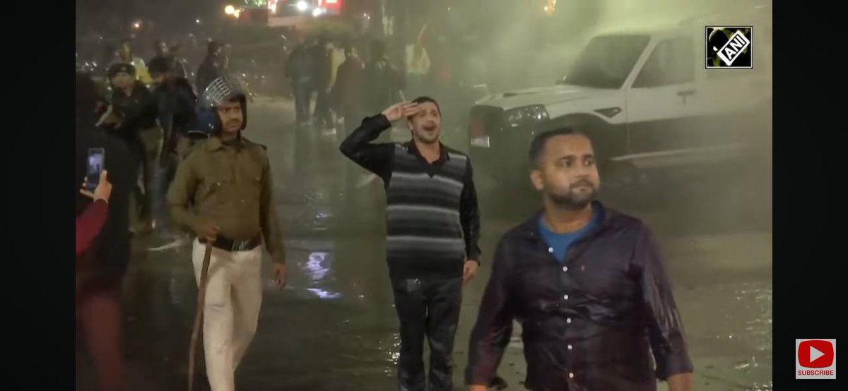 shabdsahity's tweet photo. @JaikyYadav16 खुद को सरकार बताने वाले
सपनो को आग लगाने वाले 
हक आवाज़ उठने नही देते
बहुत जालिम है ये आवाज़ दबाने वाले

किशोर चौहान 
(सभी लिखे ज्यादा share kre ।।)
बिहार सरकार छात्रों के अधिकारों का हनन कर रही है,आने वाले चुनाव में करारा जवाब मिलेगा।

#BPSCReExamForAll https://t.co/LgbDBG3tYK