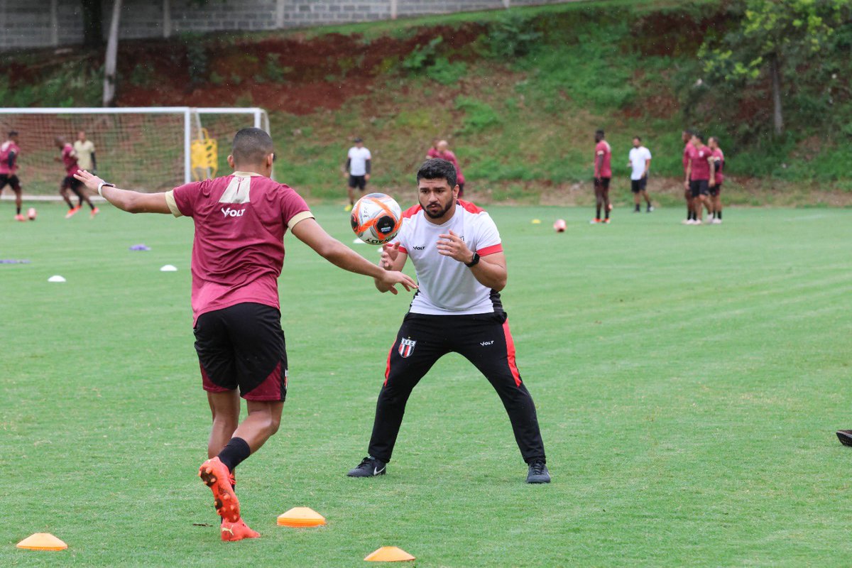 RobShow95's tweet image. Depois de tanto tempo colocando as chuteiras novamente. Que alegria. Obrigado aos envolvidos! 
#ThanksGod🙌🏾