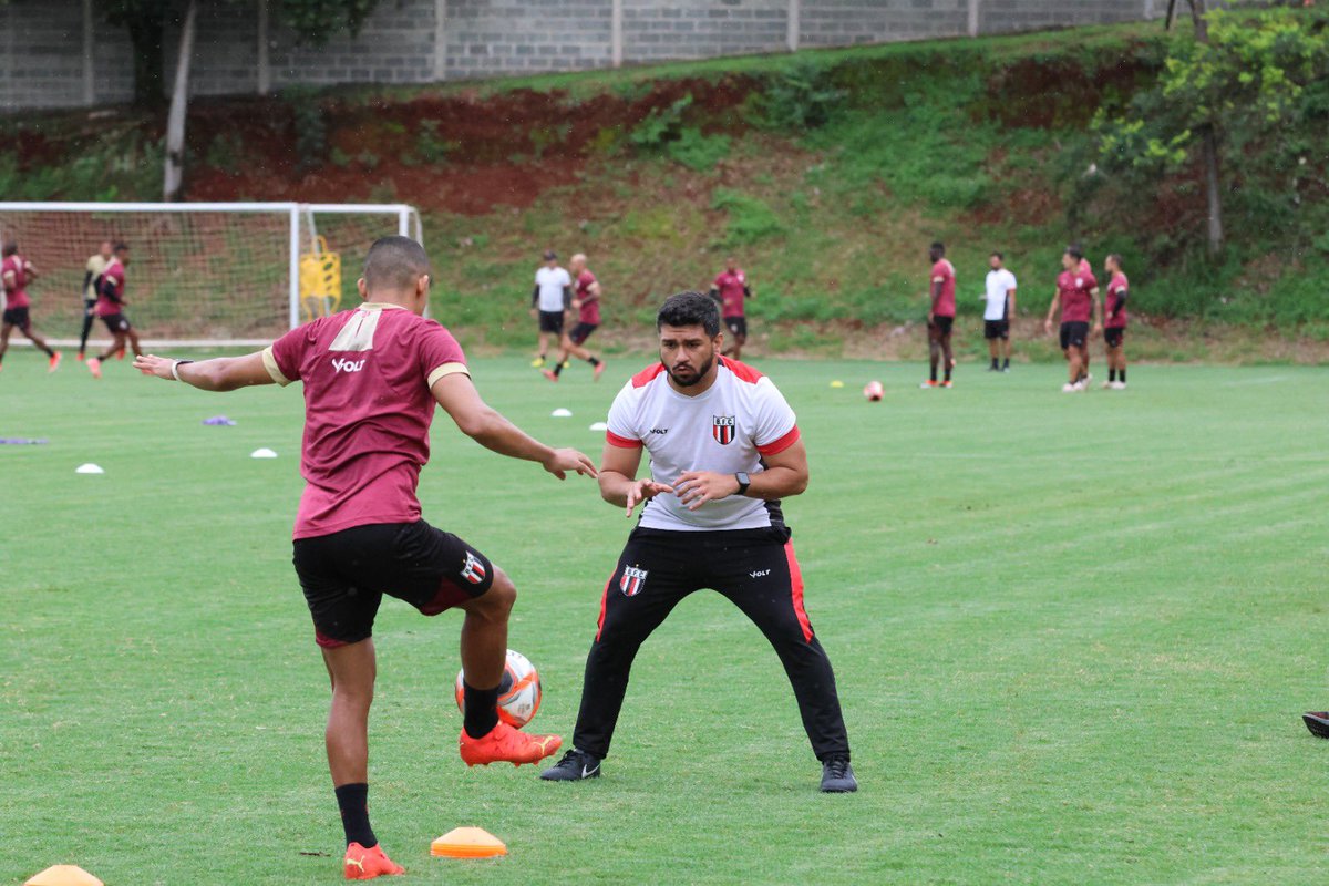 RobShow95's tweet image. Depois de tanto tempo colocando as chuteiras novamente. Que alegria. Obrigado aos envolvidos! 
#ThanksGod🙌🏾