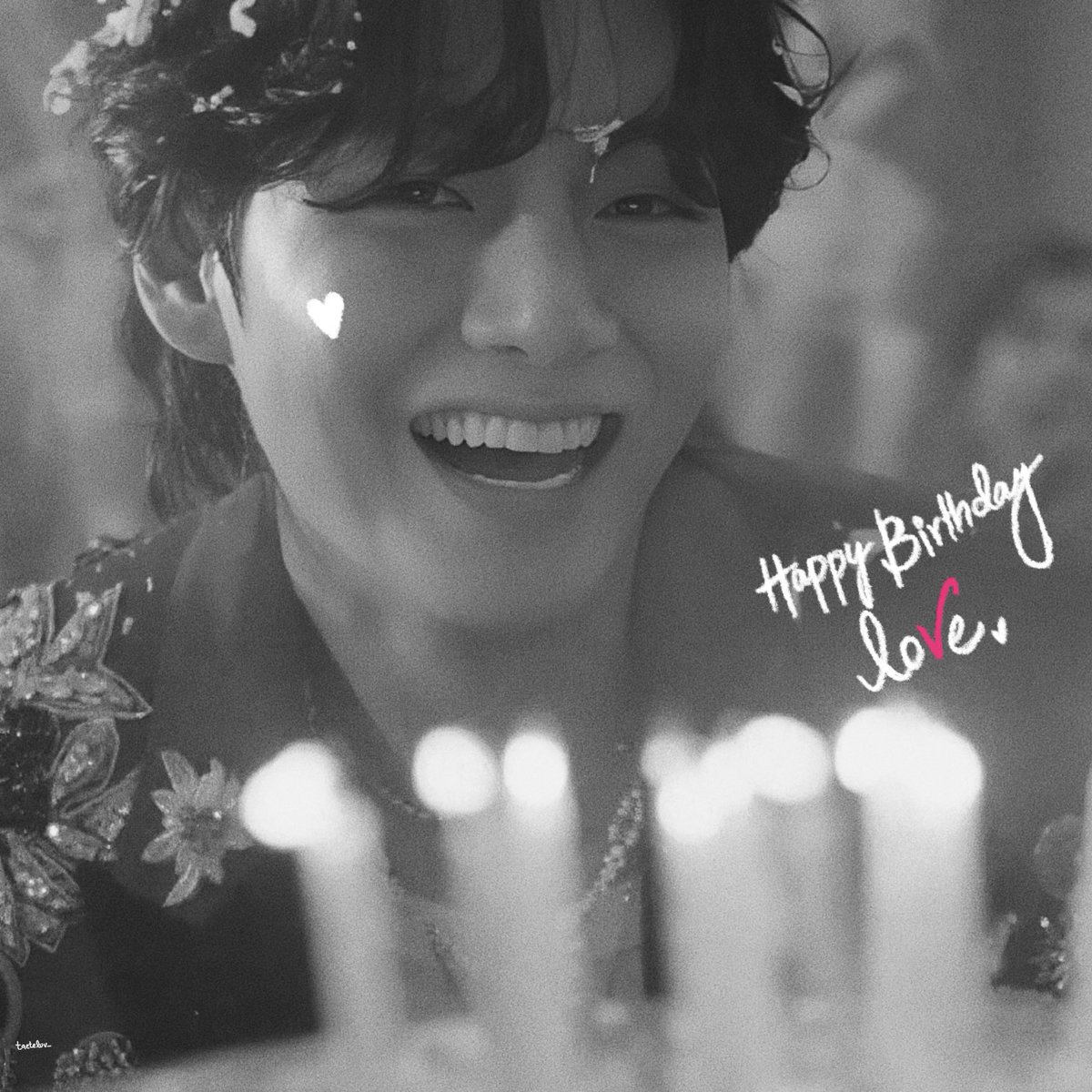 hnzdger's tweet photo. Happy birthday winter bear 🐻 love you forever and ever
#HappyBirthdayTaehyung
#SideBySideWithTaehyung https://t.co/98Vg3YAD9a