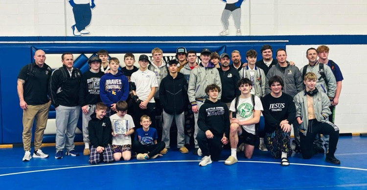 The Braves took the mats yesterday in Newman Grove. Team finished 2nd. Individual results:
1st: Hoehne, Stusse
2nd: Wells, Wintz, Schnebel, Zlomke, Heiderman
3rd: T Thompson, Kuchar, Kruse, Neuhalfen, Planer
5th: Kemp
6th: Kreikemeier 

#BuiltDifferent