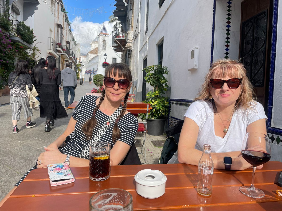 Gorgeous afternoon in the sun with lynz <a href="/LynseyPhillip17/">Lynsey Phillips</a> #friendsforlife