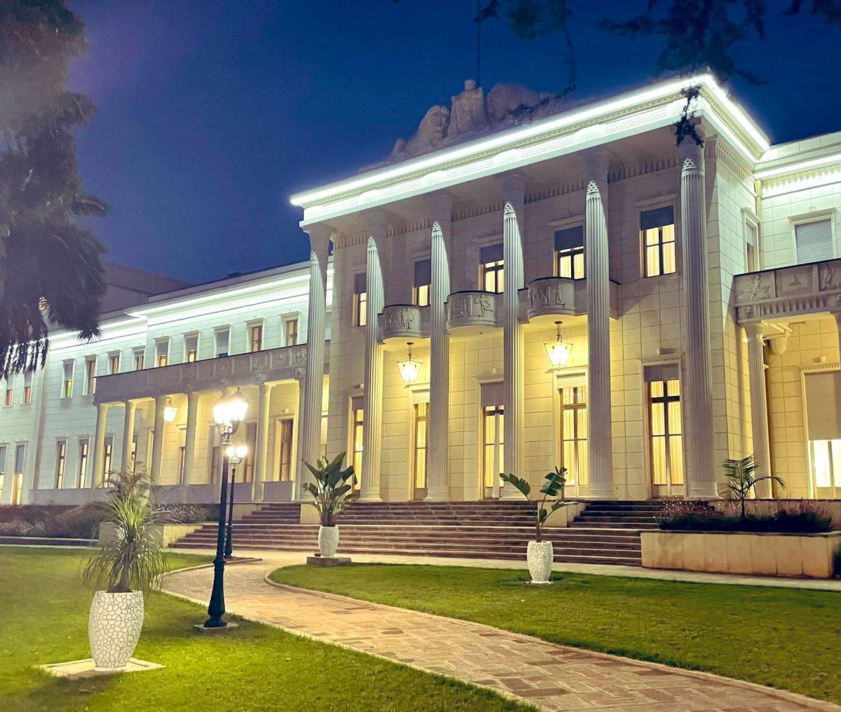 RiouxRemy's tweet photo. L’inauguration du Palais National et de son parc, rénovés en 5 ans seulement &amp; transformés en musée par @AFD_France avec @expertisefrance est une autre fierté. Parce que la #culture, comme le #sport, c’est du développement et que cela ne doit pas passer après tout le reste ! #ICC https://t.co/1VX3uRkxlB