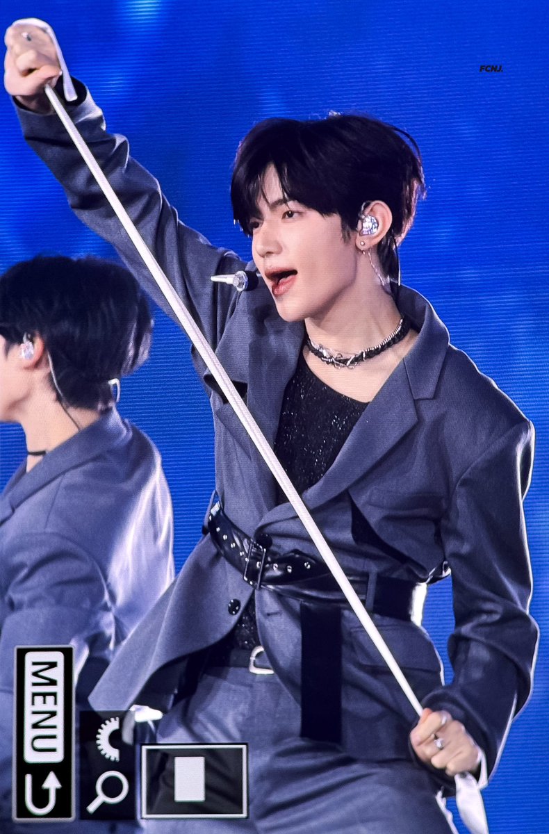 FCNJ_BH's tweet photo. 241227 방콕 AAA preview

🔵🔴

#장하오 #ZHANGHAO #章昊 #ジャンハオ
#성한빈 #SUNGHANBIN #成韩彬 #ソンハンビン
#ZB1 #ZEROBASEONE  #제로베이스원 https://t.co/4cSfBMPEeH