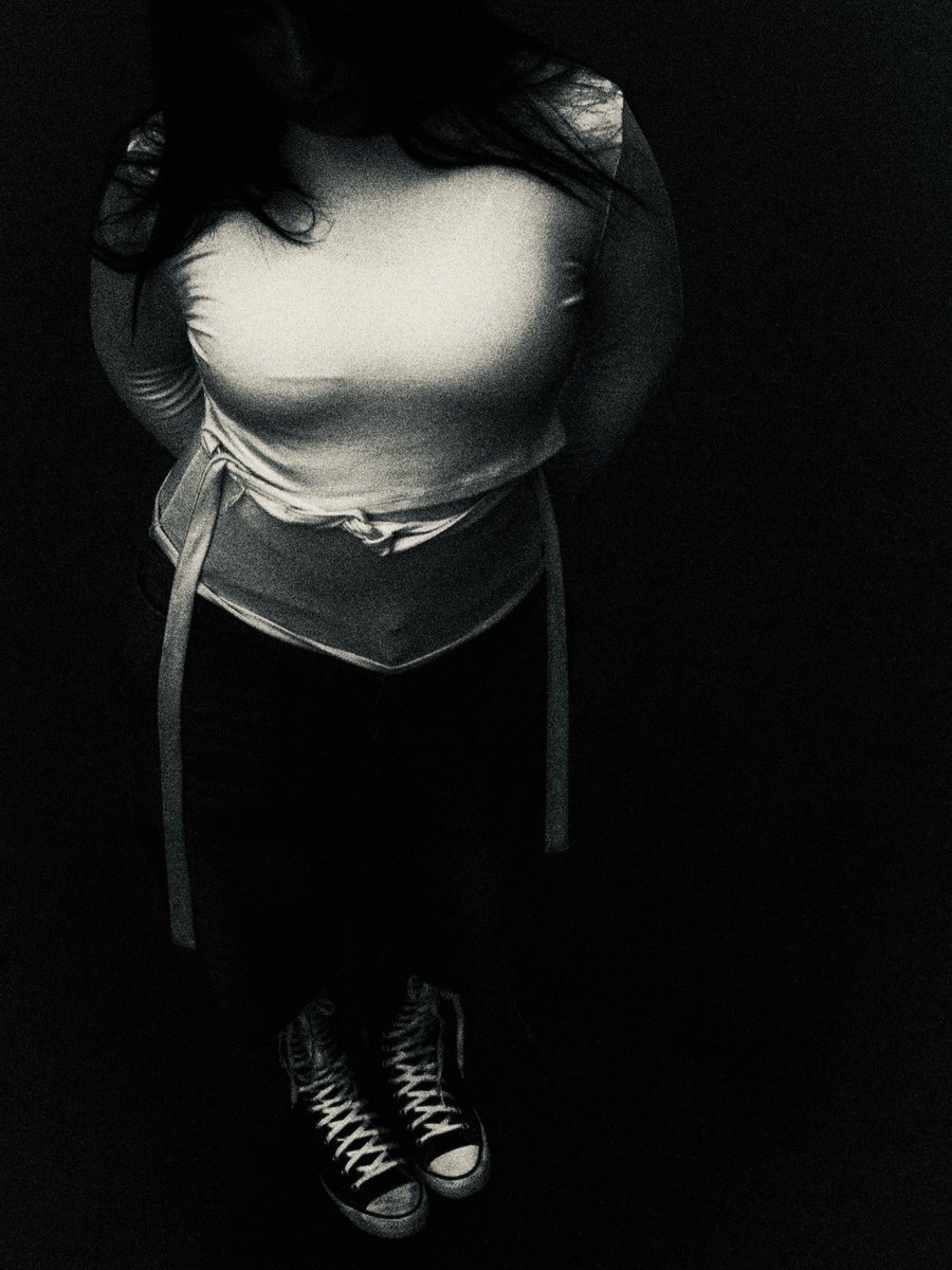 4ndzy_'s tweet photo. BIAZIOUKA for CONVERSE. 

KNEE HIGH CONVERSE official re—launch, Summer 2024. 

Photographié par moi. https://t.co/XTomT62Xln