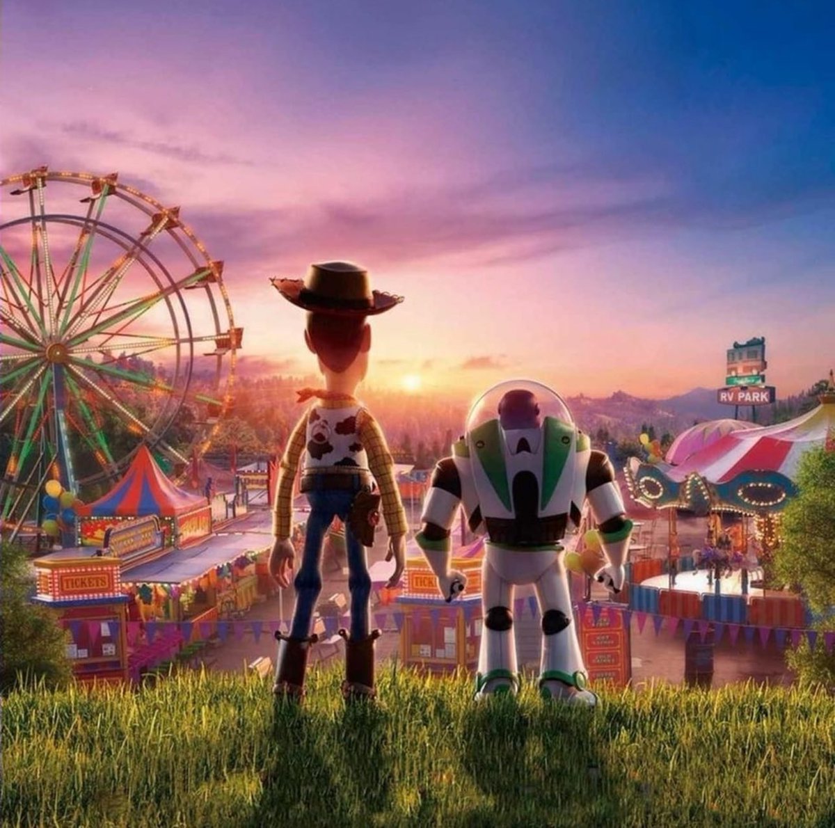 DiscussingFilm's tweet photo. Tim Allen reveals he has already recorded most of his lines for Buzz Lightyear in ‘TOY STORY 5’

“It’s a really good story, guys. It’s really good”

(Source: https://t.co/hbCvGwp68I) https://t.co/zZtZmwuL3V