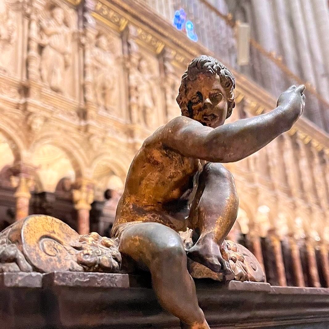 Jet7One's tweet photo. #CatedralPrimada de #Toledo houses the largest number of preserved medieval #stainedglass windows in the world. The so-called transparent is the main #attraction created by #sculptor Narciso Tomé, completed in 1732, and made in Genoese marbles, jasper and bronzes https://t.co/UrwDpEZJaM